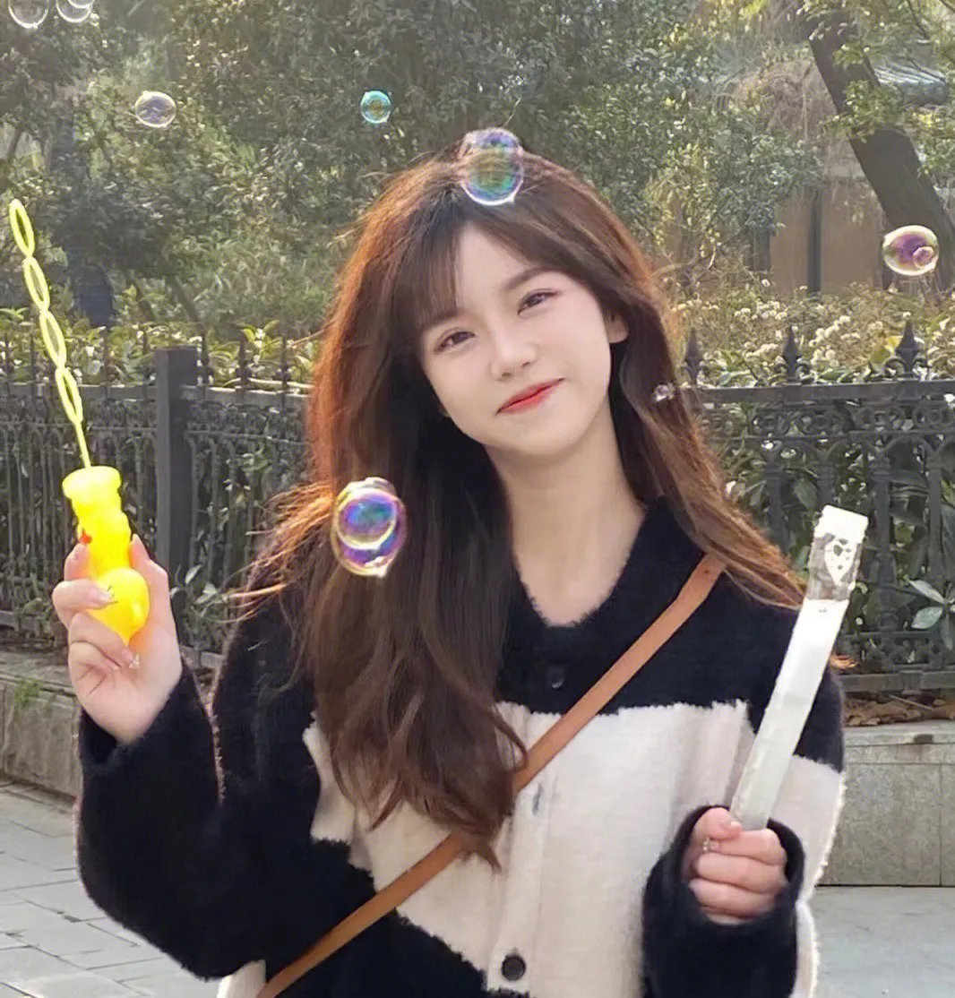 塞布丽娜·卡彭特：无厘头圣诞